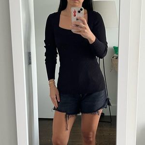 Black kneat long sleeve top